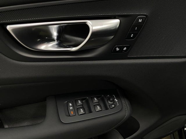 2026 Volvo XC60 B5 AWD Plus