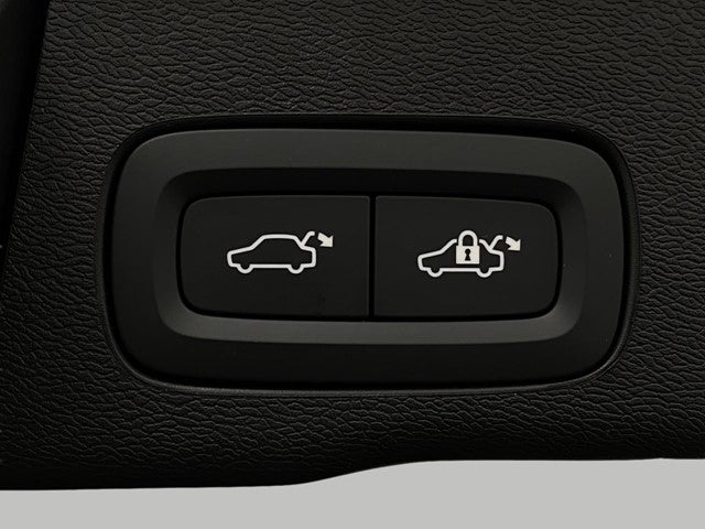 2026 Volvo XC60 B5 AWD Plus